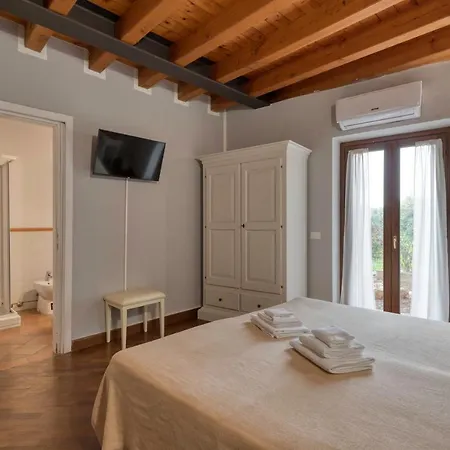 לינה וארוחת בוקר Cascina Volta 3*