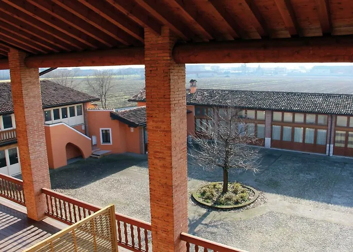 Cascina Volta Bed & Breakfast